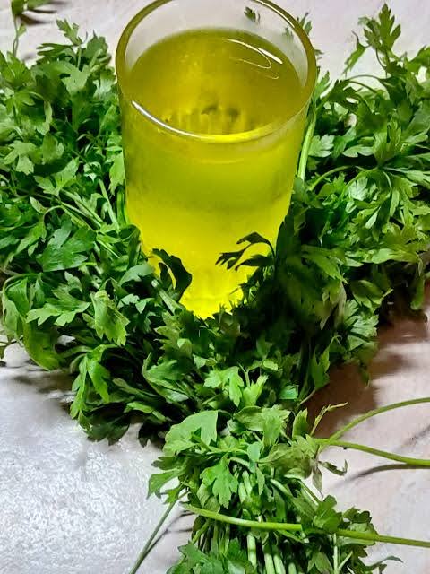 فوائد البقدونس المغلي